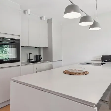 Stunning In Tossens With Kitchen Lägenhet *