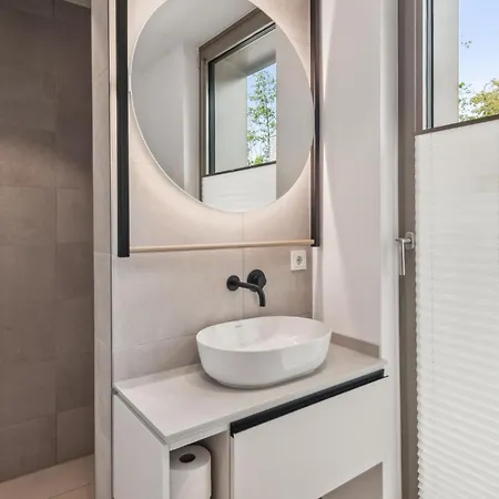 Stunning In Tossens With Kitchen *