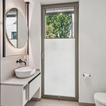 Stunning In Tossens With Kitchen Lägenhet *